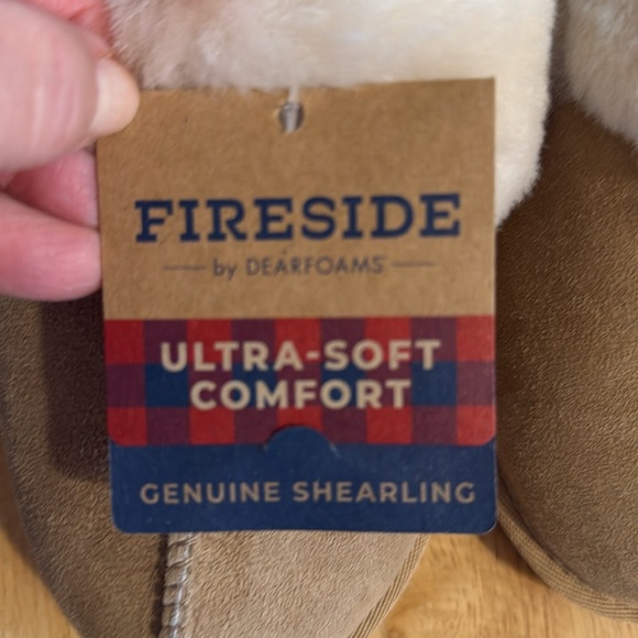 ⭐️NEW⭐️ Fireside by Dearform "Sydney" Shearling Slippers - Picture 9 of 10
